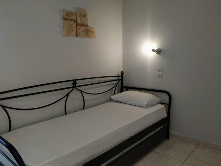 Lions 2 Studios & Apartments, Poros Island. Poros Town Bagian luar foto
