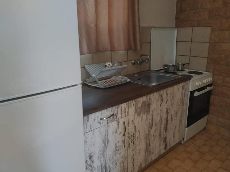 Lions 2 Studios & Apartments, Poros Island. Poros Town Bagian luar foto