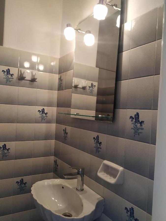 Lions 2 Studios & Apartments, Poros Island. Poros Town Bagian luar foto