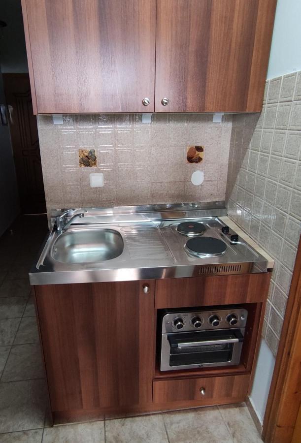 Lions 2 Studios & Apartments, Poros Island. Poros Town Bagian luar foto