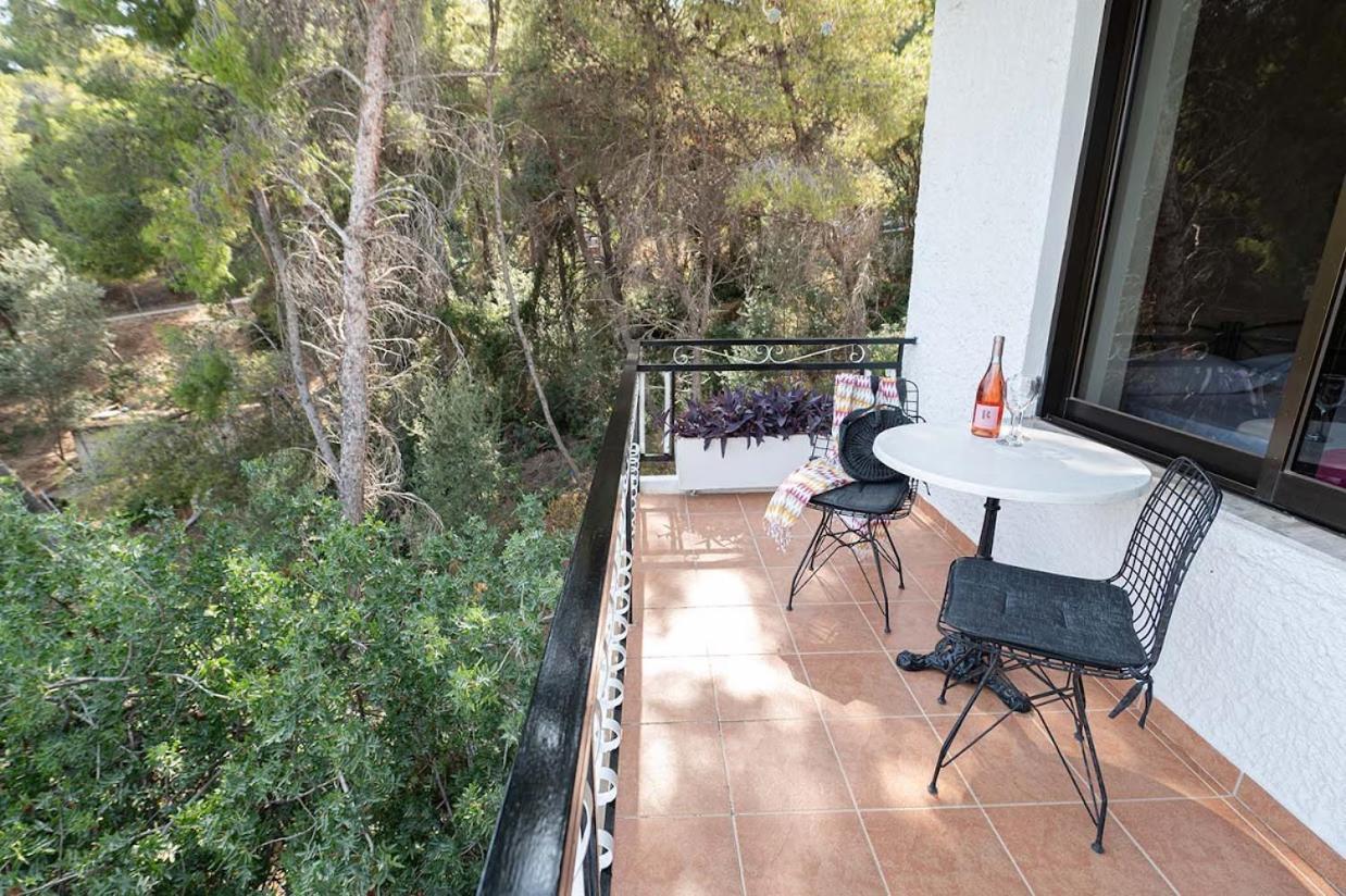 Lions 2 Studios & Apartments, Poros Island. Poros Town Bagian luar foto