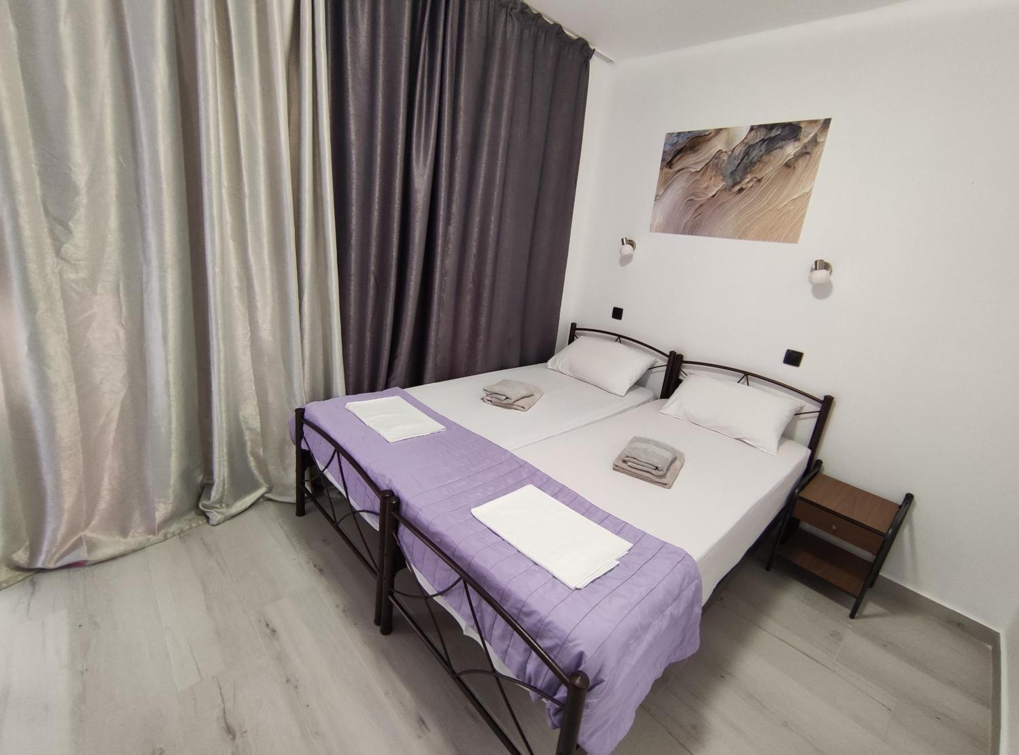 Lions 2 Studios & Apartments, Poros Island. Poros Town Bagian luar foto
