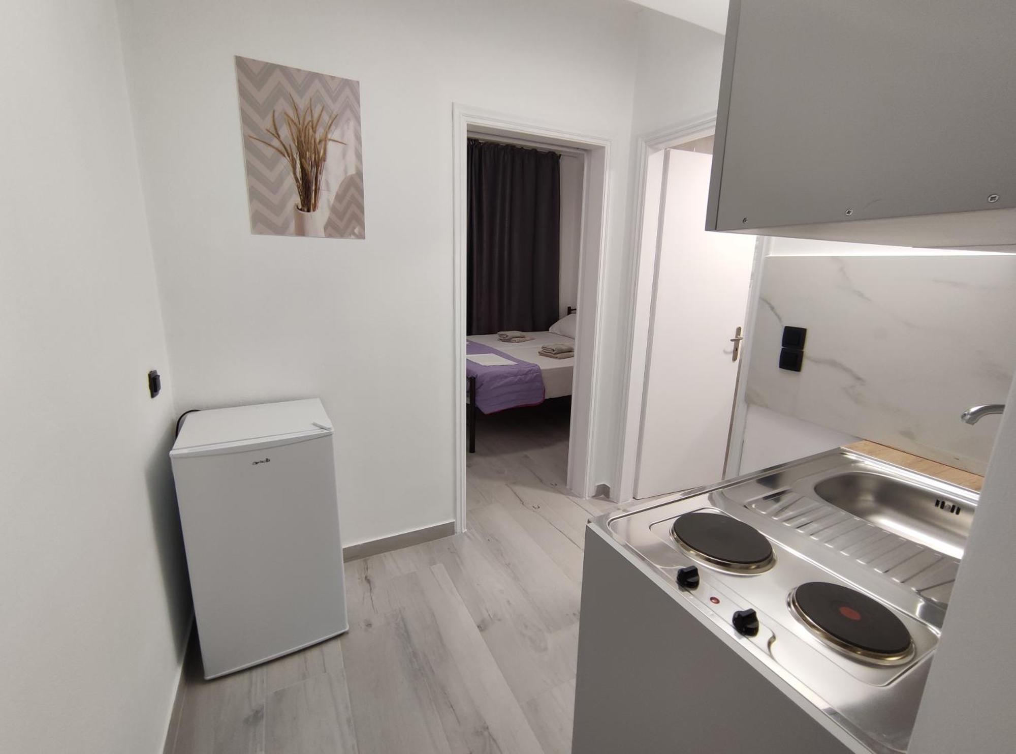 Lions 2 Studios & Apartments, Poros Island. Poros Town Bagian luar foto