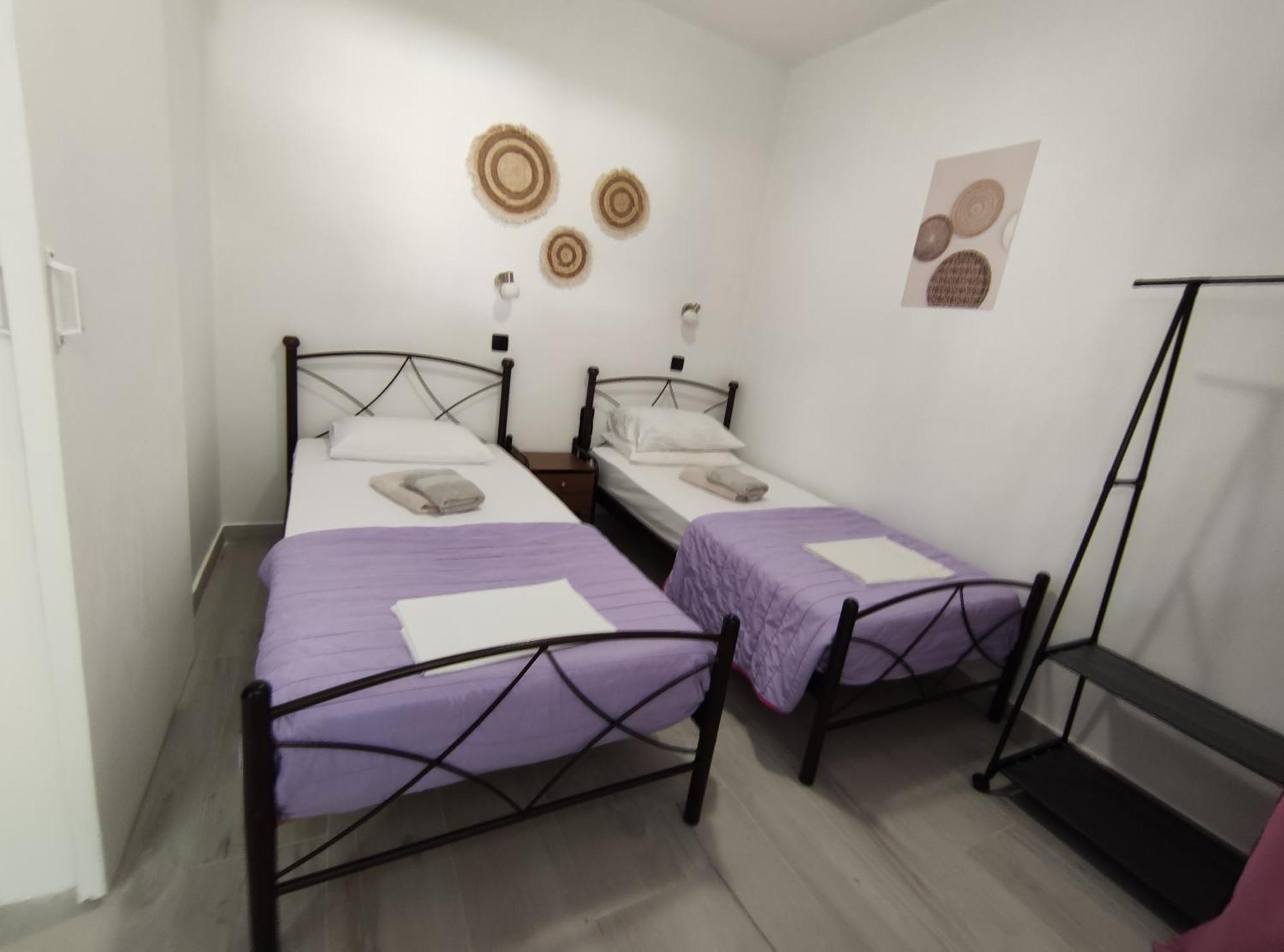 Lions 2 Studios & Apartments, Poros Island. Poros Town Bagian luar foto