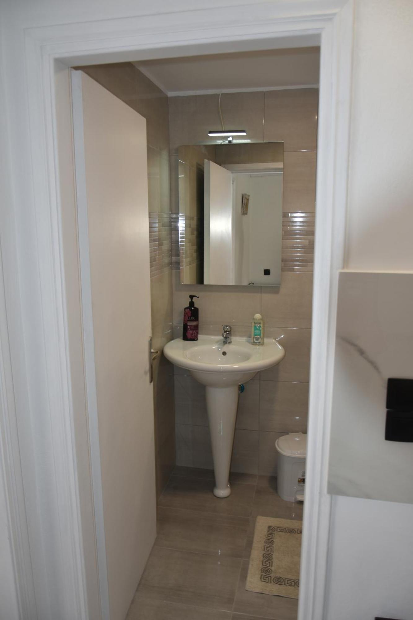 Lions 2 Studios & Apartments, Poros Island. Poros Town Bagian luar foto