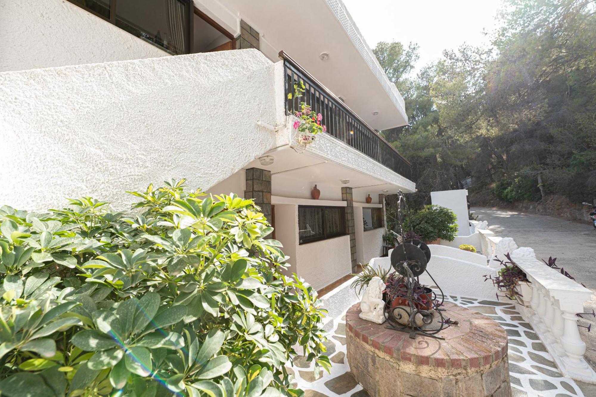 Lions 2 Studios & Apartments, Poros Island. Poros Town Bagian luar foto