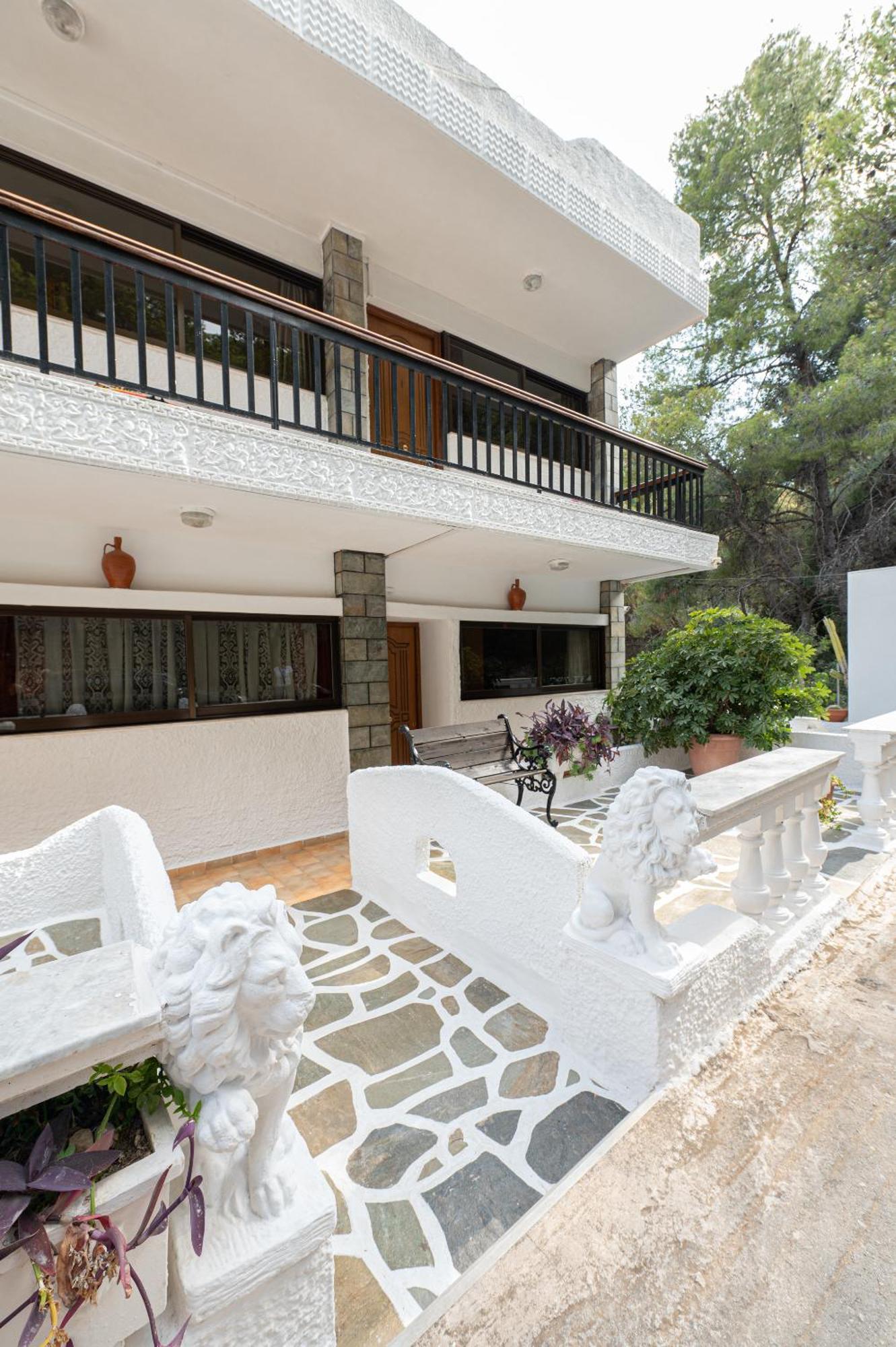 Lions 2 Studios & Apartments, Poros Island. Poros Town Bagian luar foto