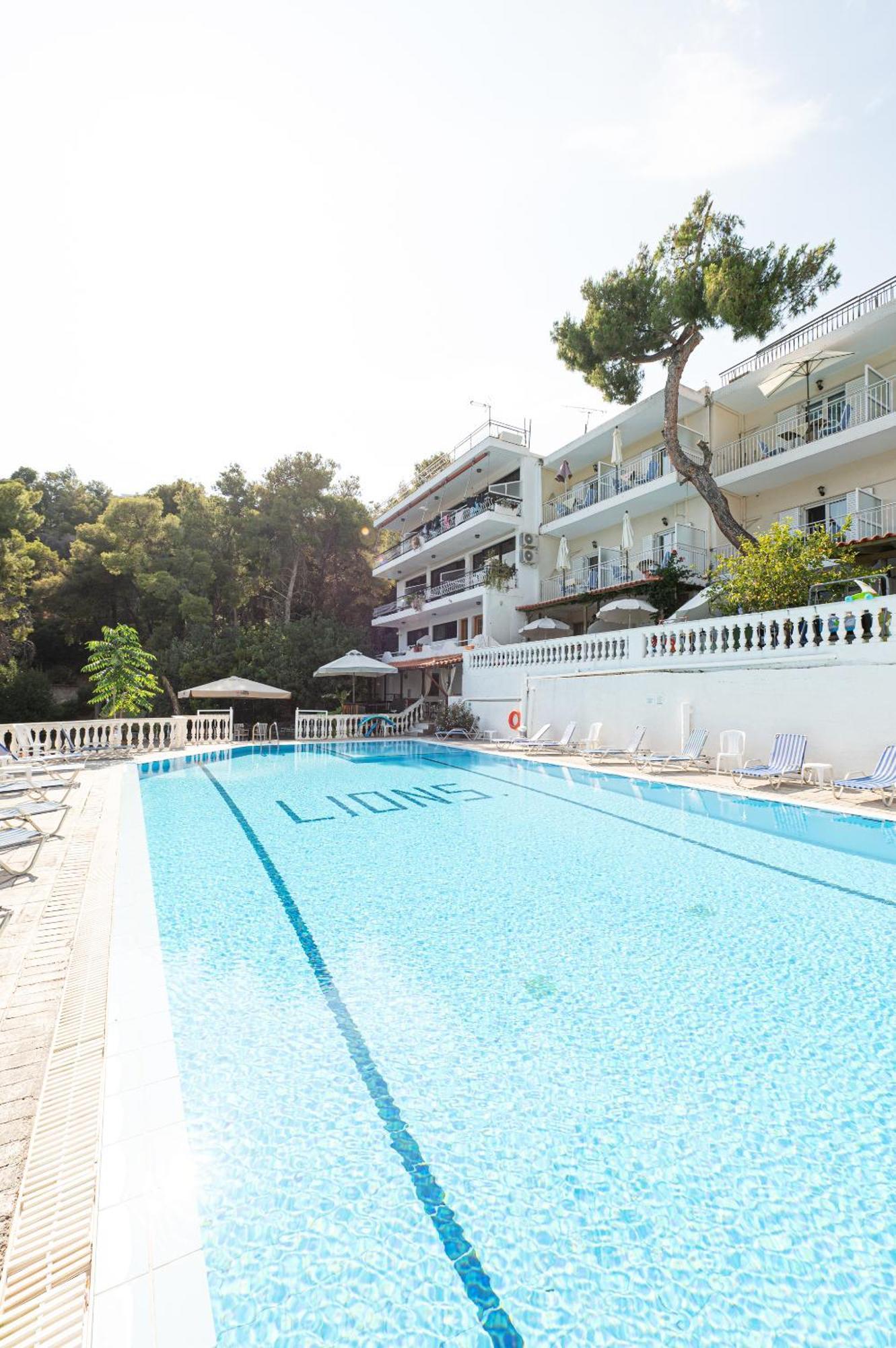 Lions 2 Studios & Apartments, Poros Island. Poros Town Bagian luar foto
