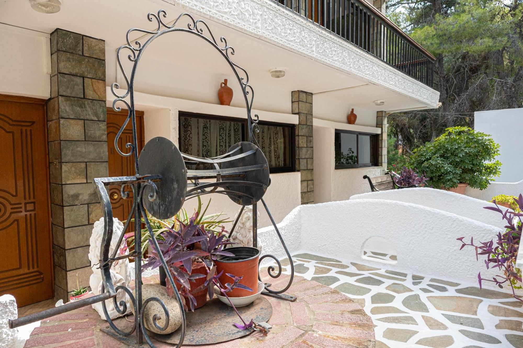 Lions 2 Studios & Apartments, Poros Island. Poros Town Bagian luar foto