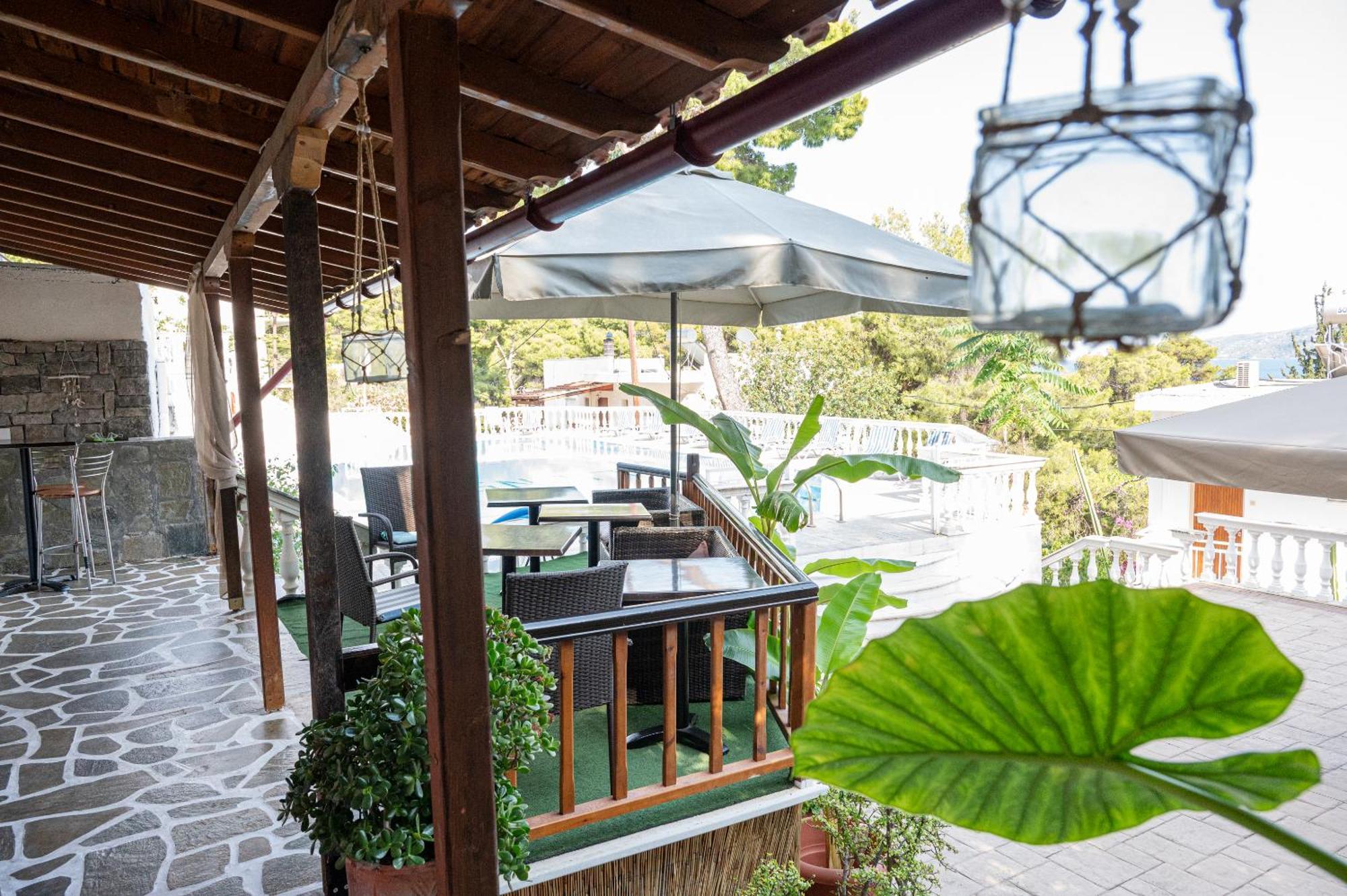 Lions 2 Studios & Apartments, Poros Island. Poros Town Bagian luar foto