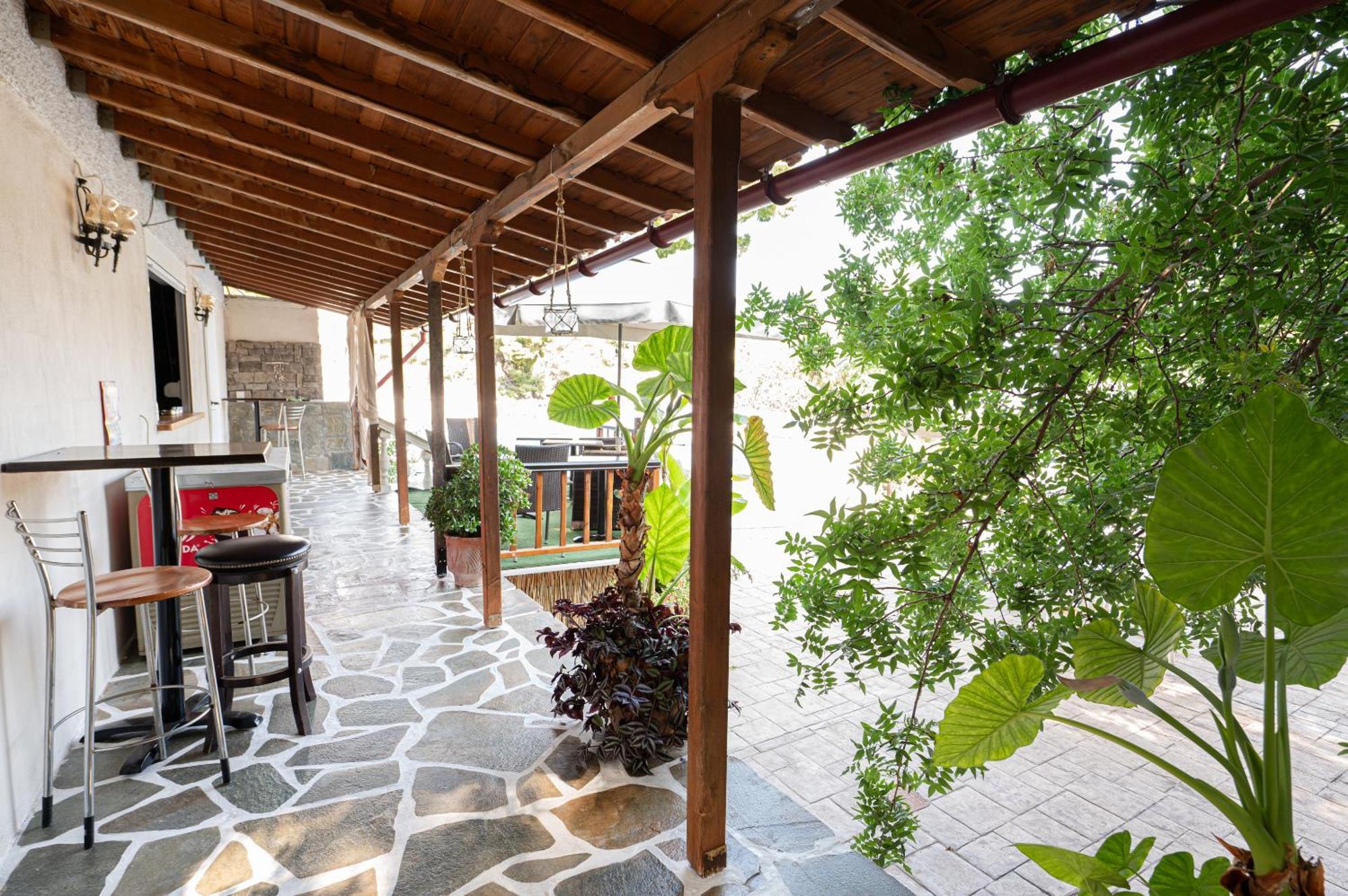 Lions 2 Studios & Apartments, Poros Island. Poros Town Bagian luar foto