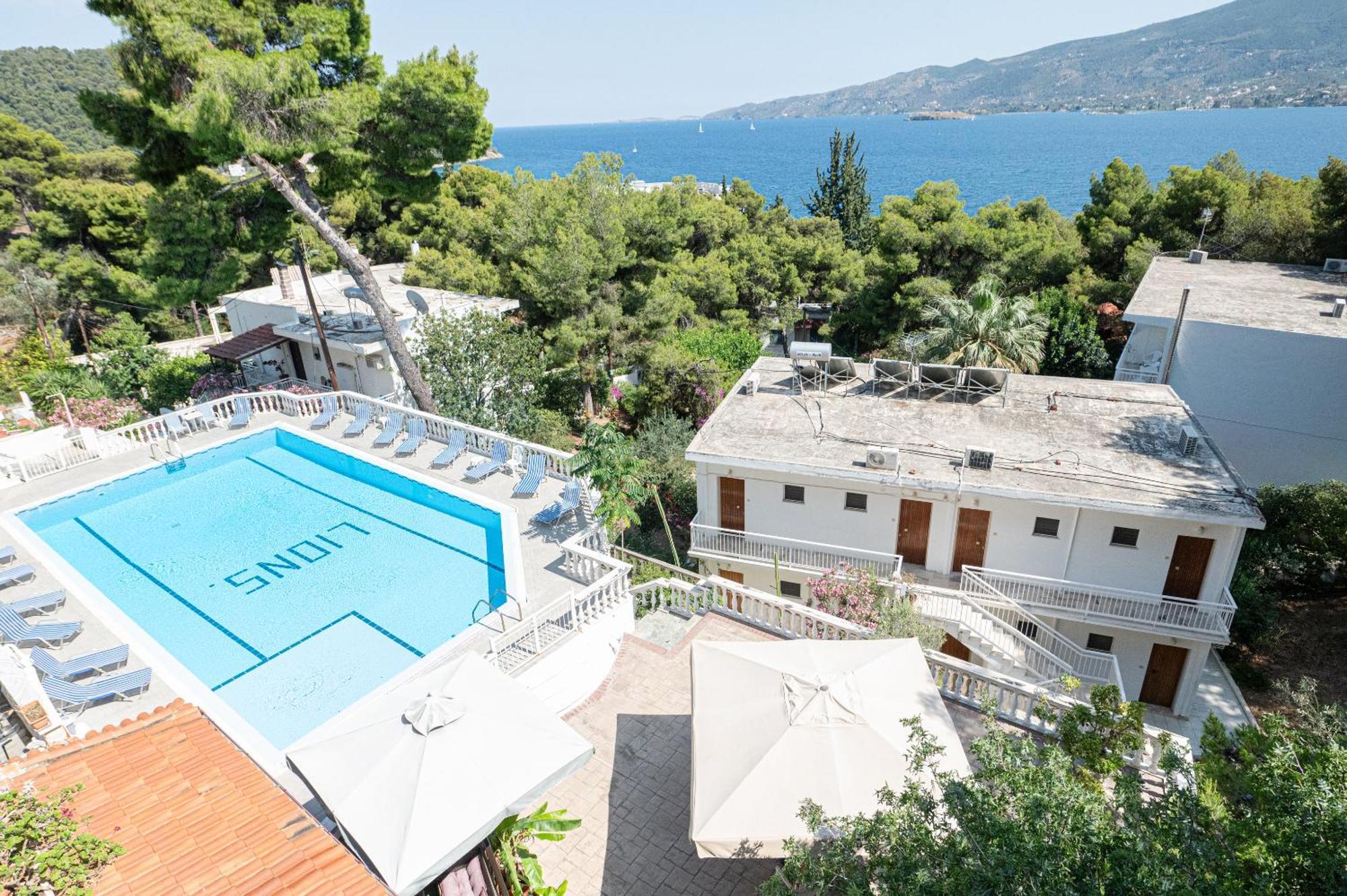 Lions 2 Studios & Apartments, Poros Island. Poros Town Bagian luar foto
