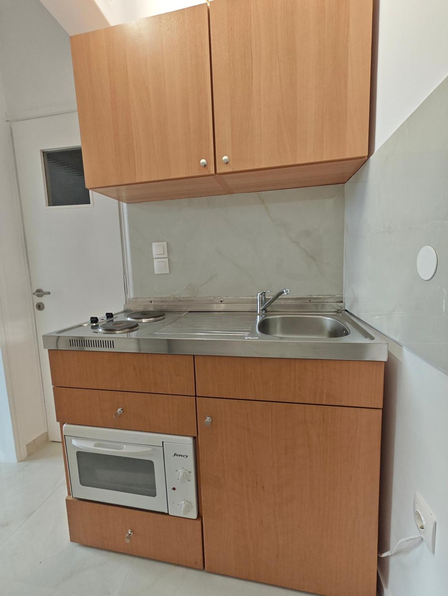 Lions 2 Studios & Apartments, Poros Island. Poros Town Bagian luar foto