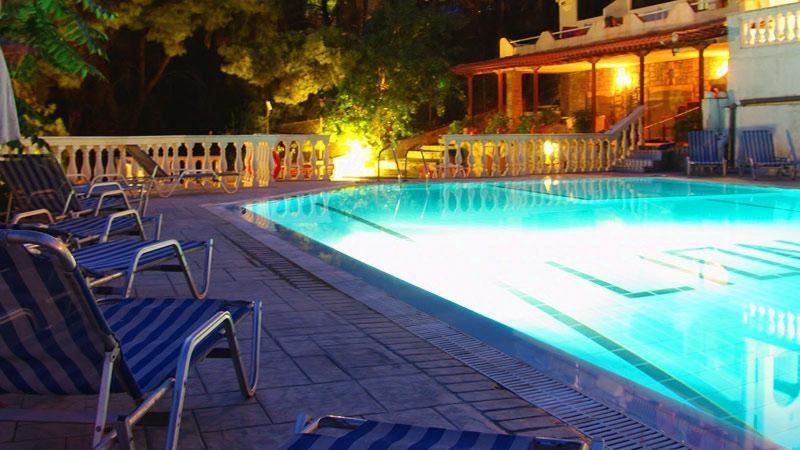 Lions 2 Studios & Apartments, Poros Island. Poros Town Bagian luar foto